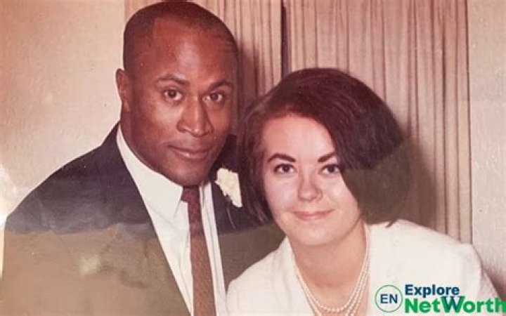 Adrian Amos Biography, Age, Height, Wife, Net Worth, Family