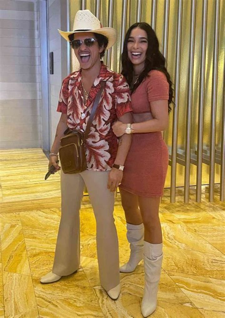 Alejandro Chabán Biography, Age, Height, Wife, Net Worth, Family