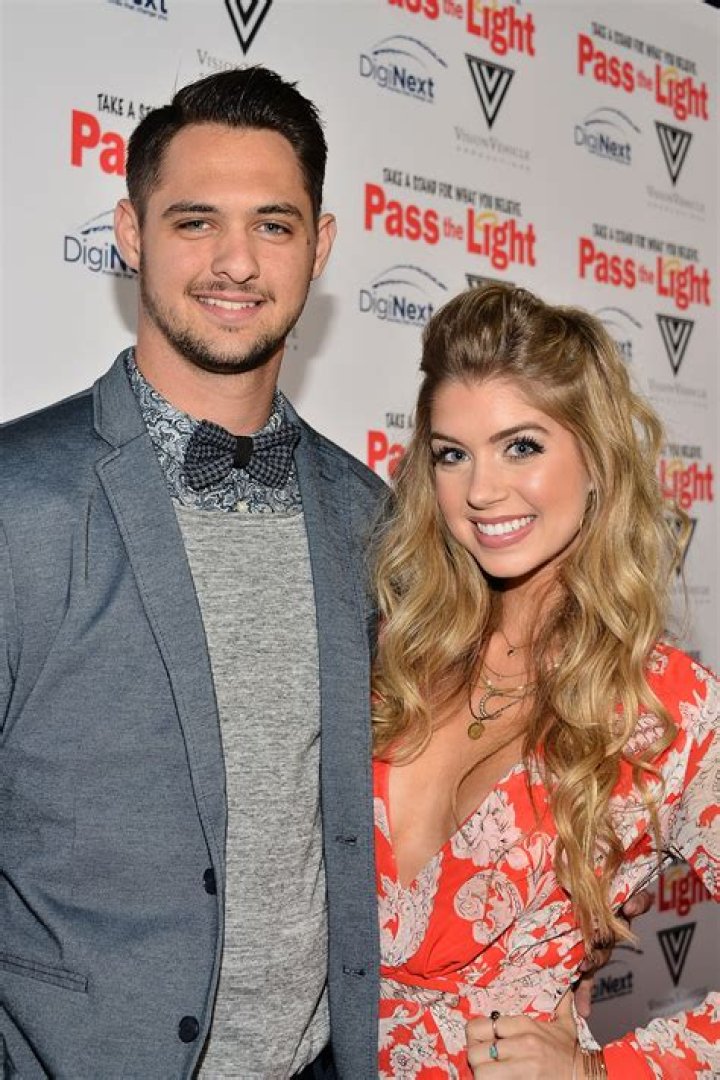 Allie DeBerry Biography, Age, Height, Husband, Net Worth, Family