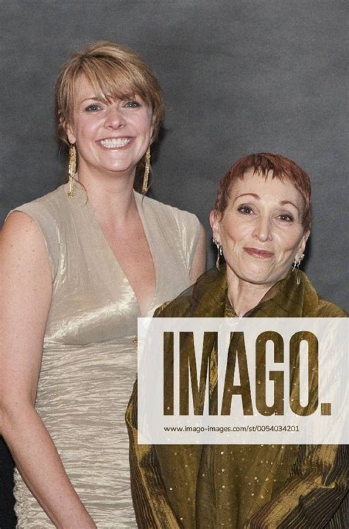 Amanda Tapping Biography, Age, Height, Husband, Net Worth, Family