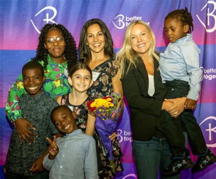 Angela Burks Hill Biography, Age, Height, Net Worth, Family