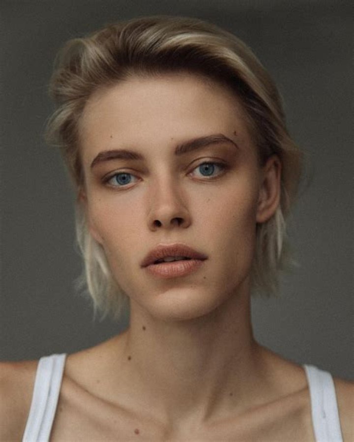 Anna Samokhina Biography, Age, Height, Husband, Net Worth, Family