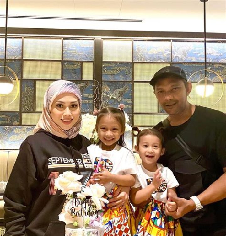 Azrinaz Mazhar Hakim Biography, Age, Height, Husband, Net Worth, Family