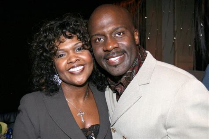 BeBe Winans Biography, Age, Height, Wife, Net Worth, Family