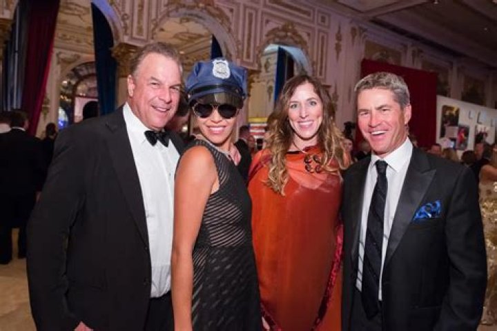 Bryan Glazer Biography, Age, Height, Wife, Net Worth, Family