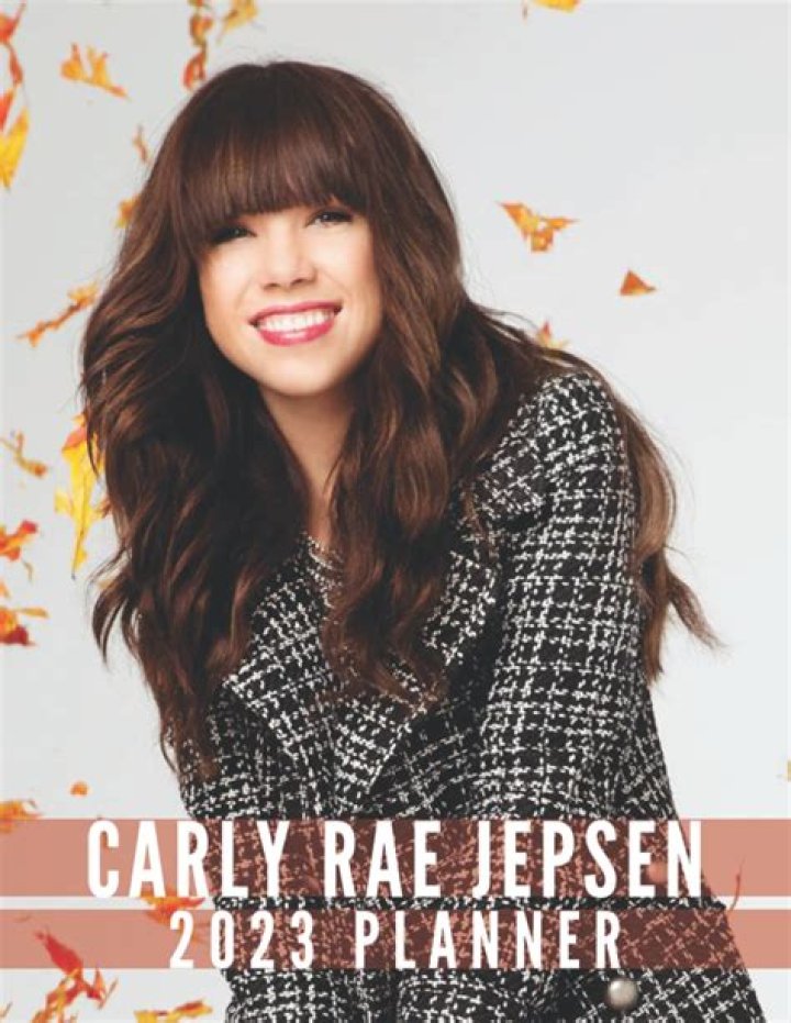 Carly Rae Jepsen Biography, Age, Height, Husband, Net Worth, Family