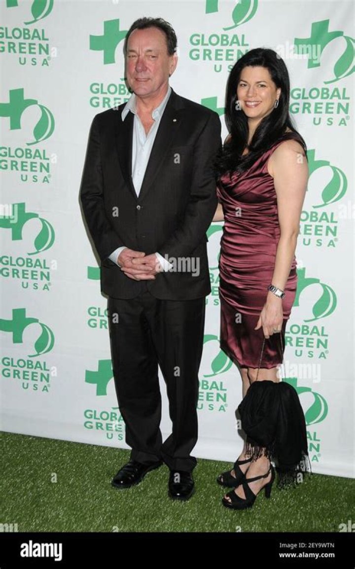 Carrie Nuttall Biography, Age, Height, Husband, Net Worth, Family