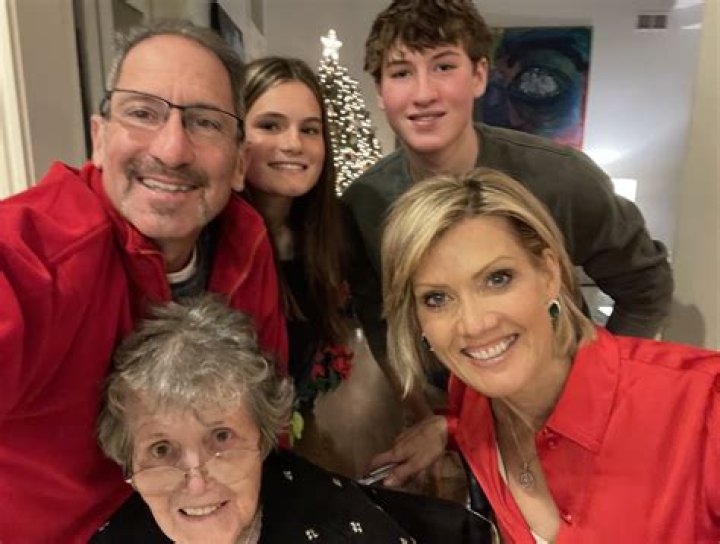 Cecily Tynan Biography, Age, Height, Husband, Net Worth, Family