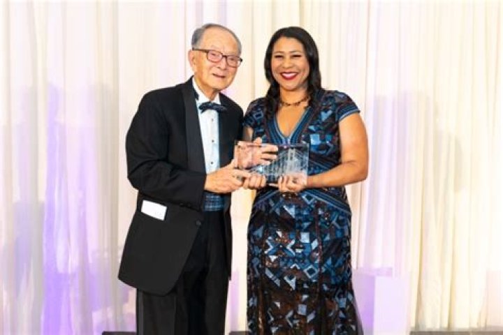 Chong Moon Lee Biography, Age, Height, Wife, Net Worth and Family