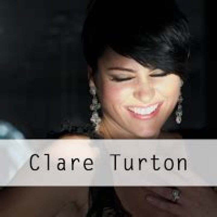 Clare Louise Turton biografía, edad, altura, esposa, net worth, familia