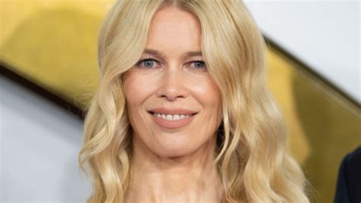 Claudia Schiffer biografía, edad, altura, esposa, net worth, familia