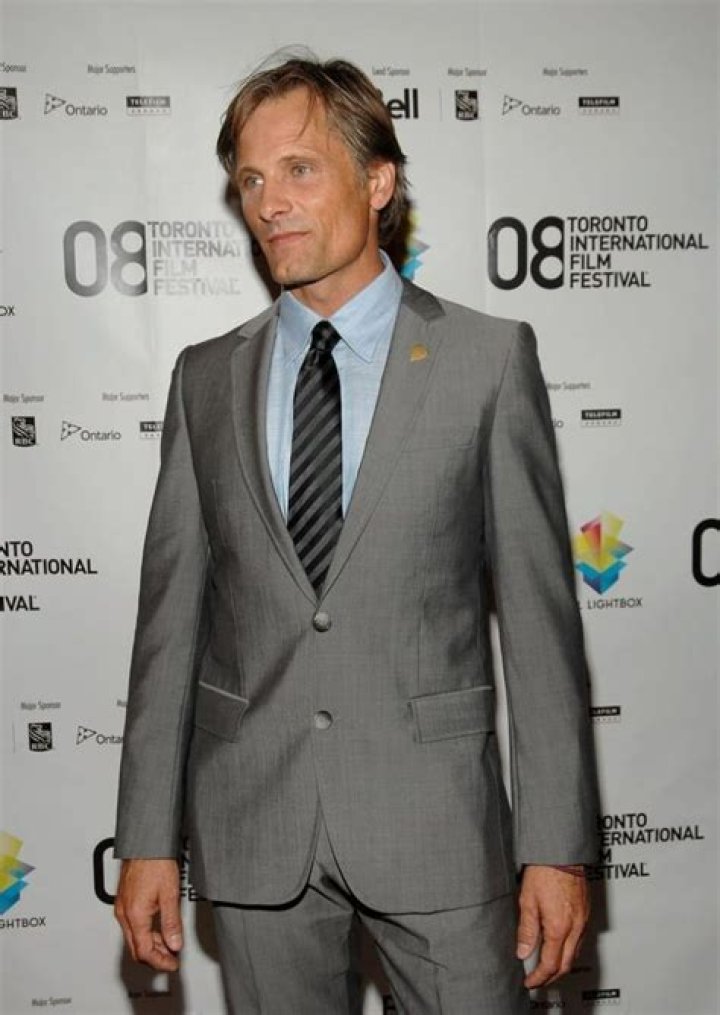 Colin Mortensen Biography, Age, Height, Wife, Net Worth, Family