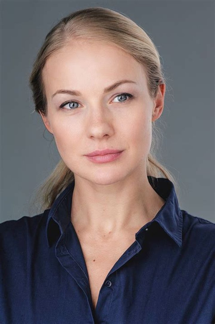 Elena Aroseva Biography, Age, Height, Husband, Net Worth, Family