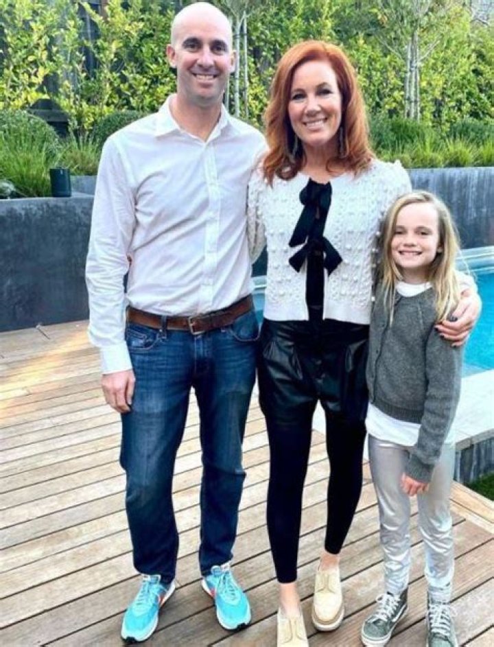 Elisa Donovan Biography, Age, Height, Husband, Net Worth, Family