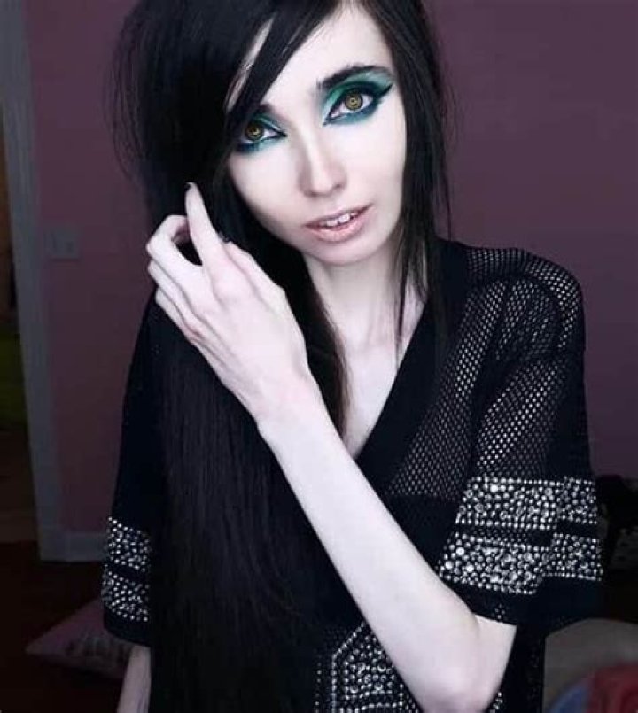 Eugenia Cooney Biography, Age, Height, Husband, Net Worth, Family
