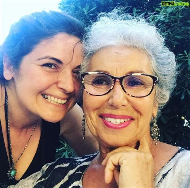 Evren Duyal Biography, Age, Height, Husband, Net Worth, Family