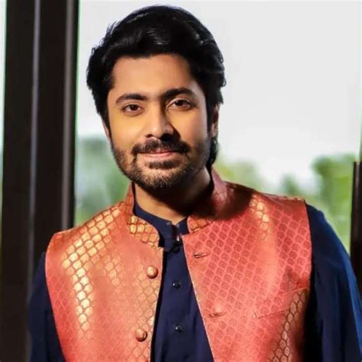 Fahina Chowdhury Biography, Age, Height, Husband, Net Worth, Family