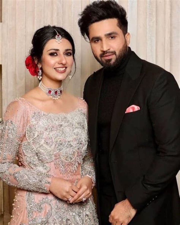 Falak Shabir Biography, Age, Height, Wife, Net Worth, Family