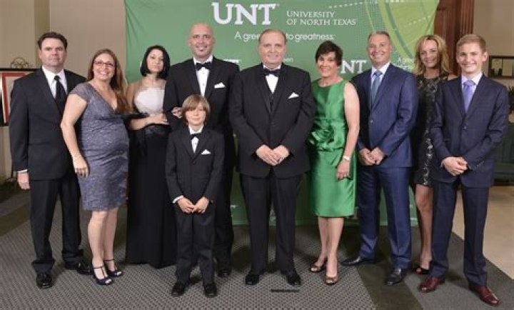 Hank Kuehne Biography, Age, Height, Wife, Net Worth, Family