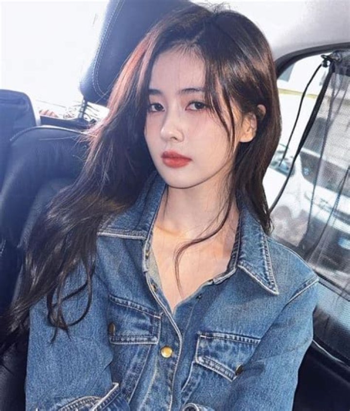 Hsiu-Ling Lu Biography, Age, Height, Husband, Net Worth, Family