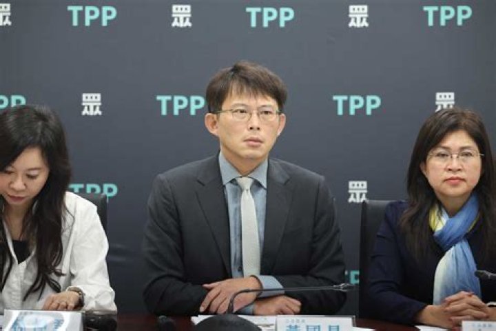 Huang Kuo-chang Biography, Age, Height, Wife, Net Worth, Family