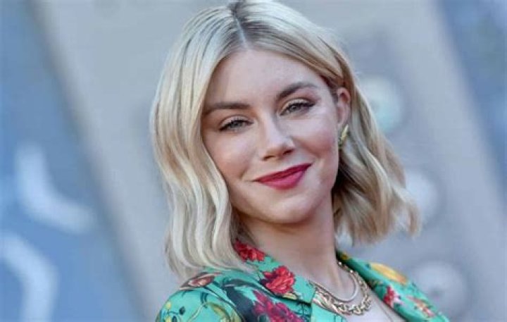 Isabella Holland Biography, Age, Height, Husband, Net Worth, Family