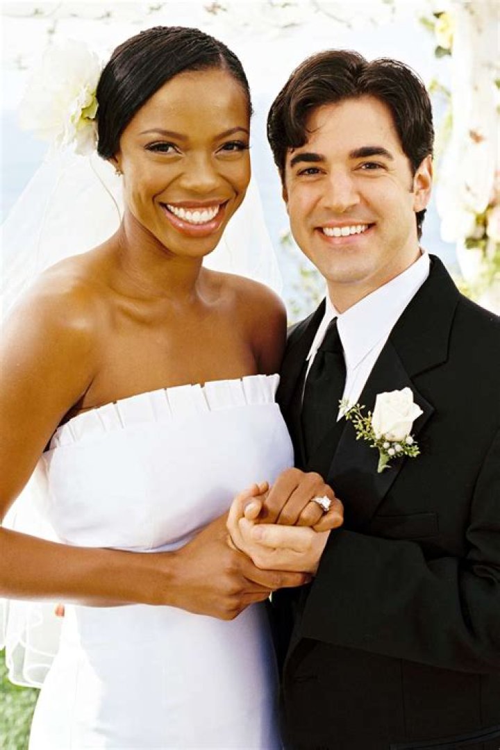 Jill Marie Jones Biography, Age, Height, Husband, Net Worth, Family