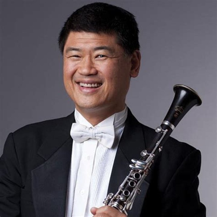 John Bruce Yeh biografía, edad, altura, esposo, net worth, familia