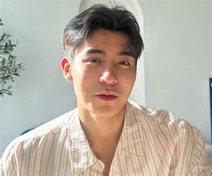 John Manalo Biography, Age, Height, Wife, Net Worth, Family