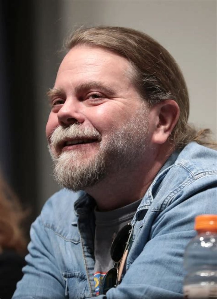 Justin Cook Biography, Age, Height, Husband, Net Worth, Family