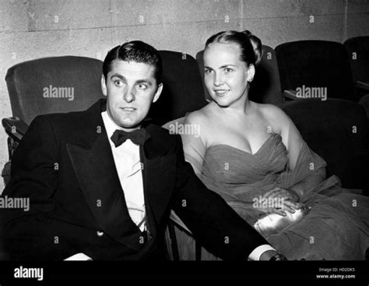 Keefe Brasselle Biography, Age, Height, Wife, Net Worth, Family