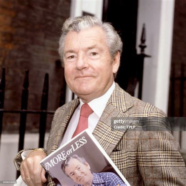 Kenneth More Biography, Age, Height, Wife, Net Worth, Family