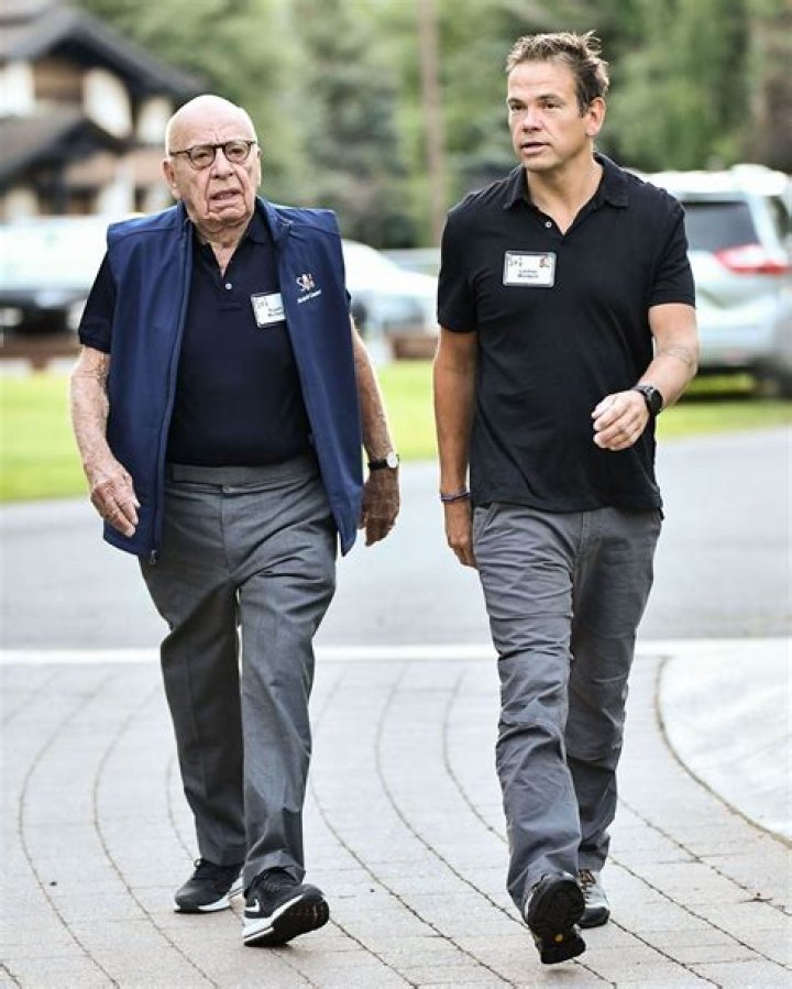 Lachlan Watson Biography, Age, Height, Net Worth, Family