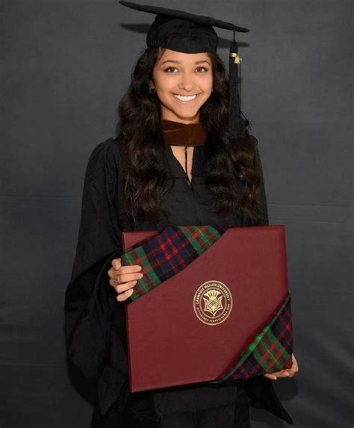 Lauren Tsai Biography, Age, Height, Husband, Net Worth, Family