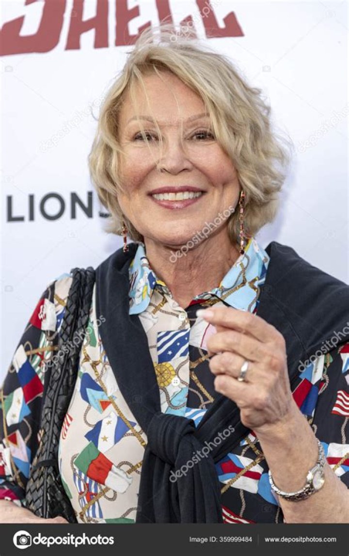 Leslie Easterbrook Biography, Age, Height, Husband, Net Worth, Family