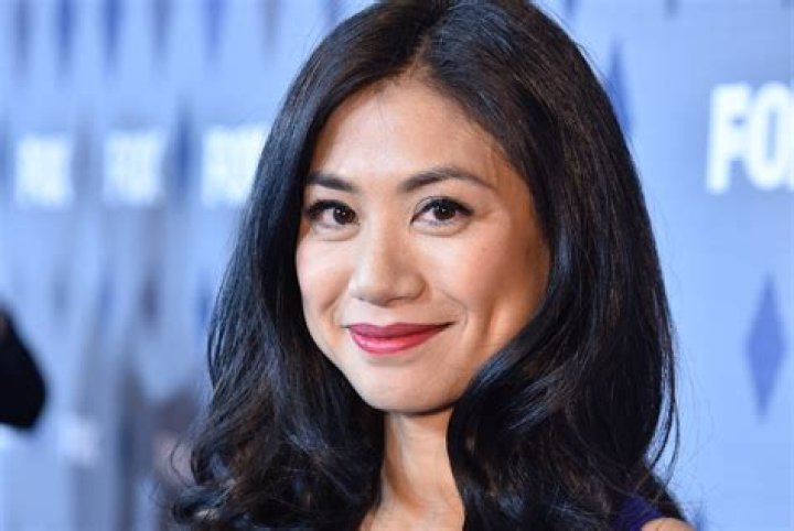 Liza Lapira Biography, Age, Height, Husband, Net Worth, Family