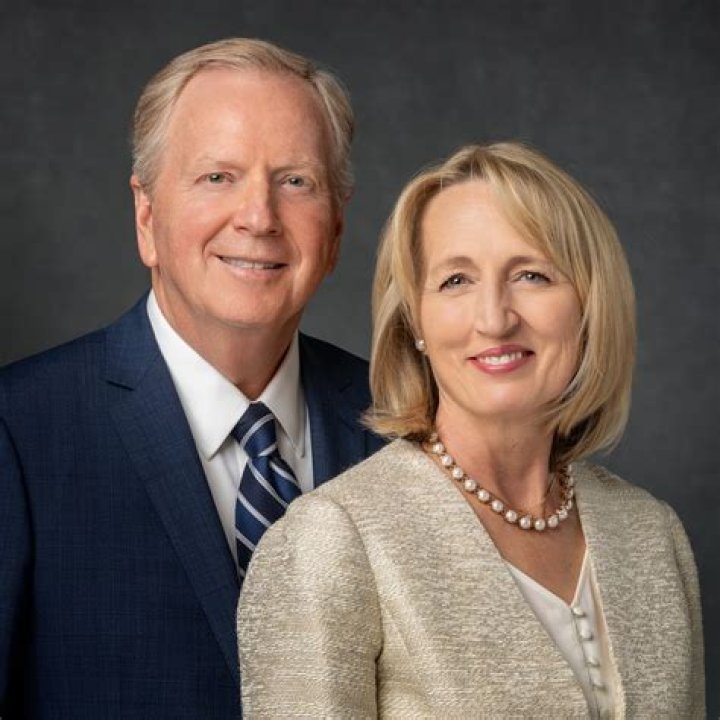 Lloyd D. Newell Biography, Age, Height, Wife, Net Worth, Family