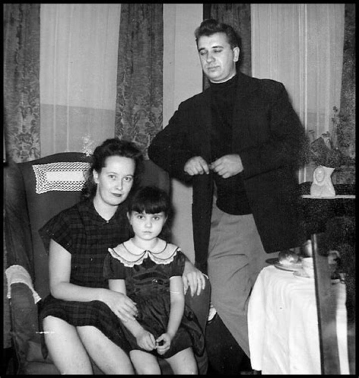 Lorraine Warren Biography, Age, Height, Husband, Net Worth, Family