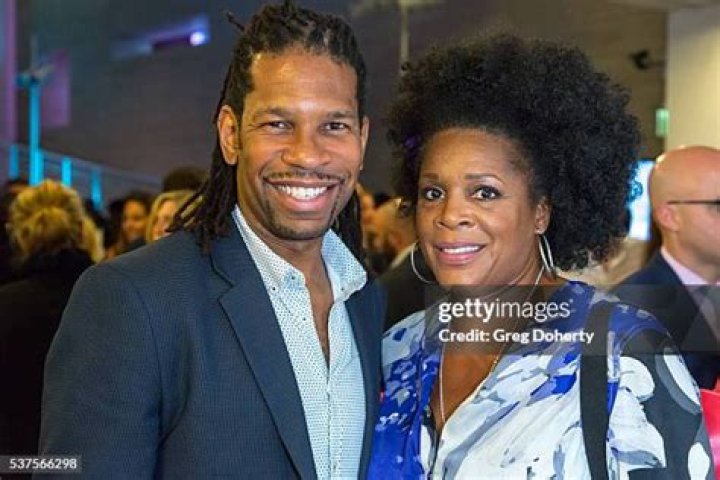 LZ Granderson Biography, Age, Height, Wife, Net Worth, Family