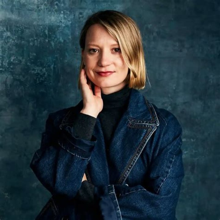 Mia Wasikowska Biography, Age, Height, Husband, Net Worth, Family