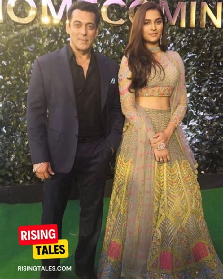 Minad Manjrekar Biography, Age, Height, Wife, Net Worth, Family