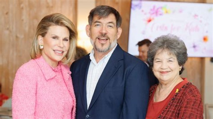 Nancy Brinker Biography, Age, Height, Wife, Net Worth and Family