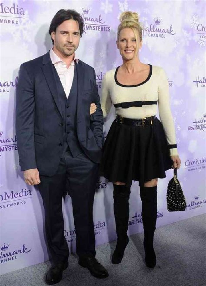 Nicollette Sheridan Biography, Age, Height, Husband, Net Worth, Family