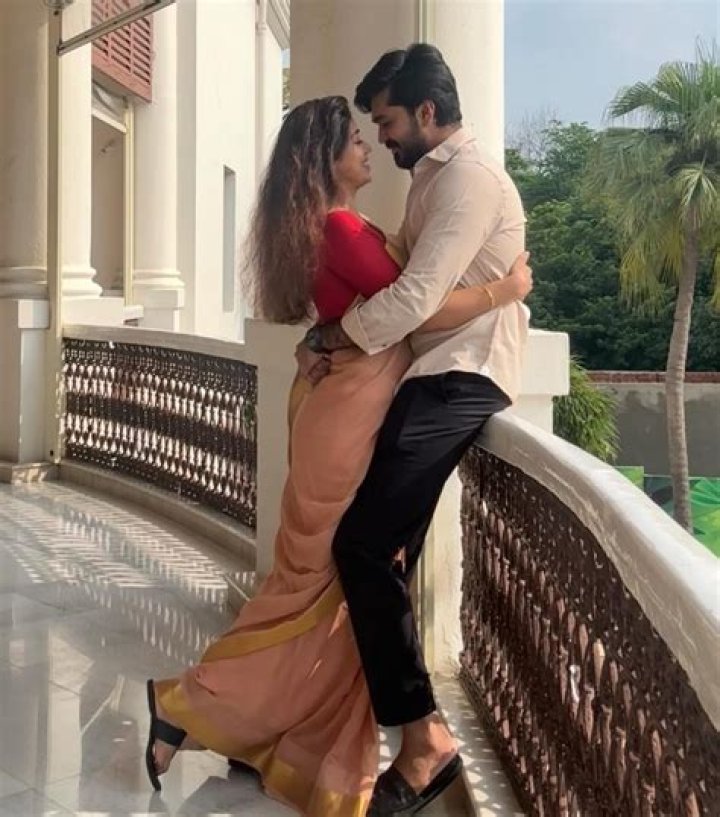 Nivetha Pethuraj Biography, Age, Height, Husband, Net Worth, Family