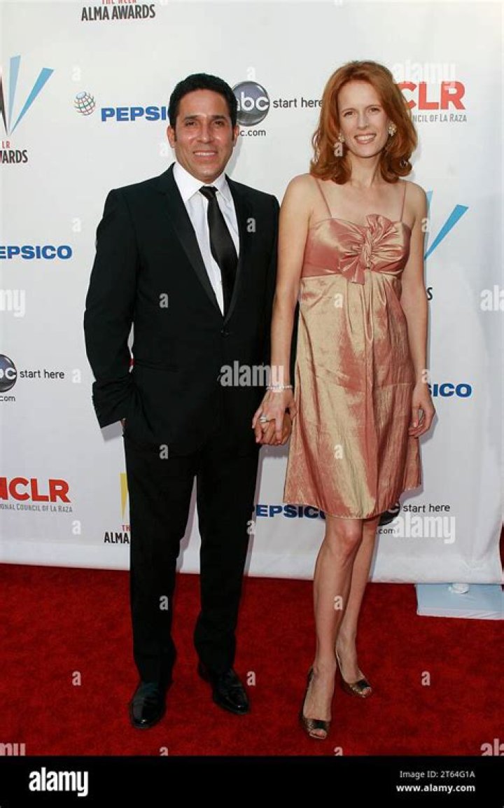 Oscar Nunez Biography, Age, Height, Wife, Net Worth, Family