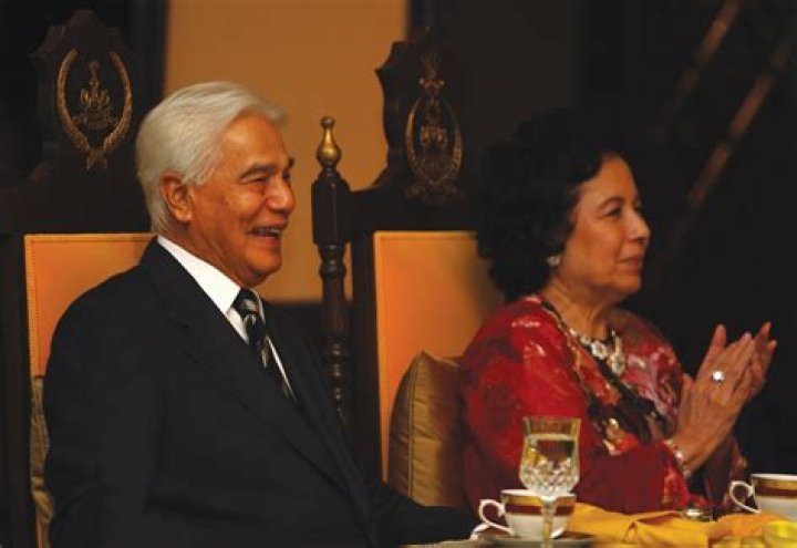 Raja Azureen Biography, Age, Height, Husband, Net Worth, Family