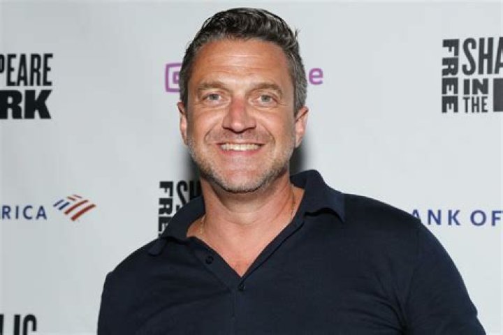 Raúl Esparza Biography, Age, Height, Wife, Net Worth, Family