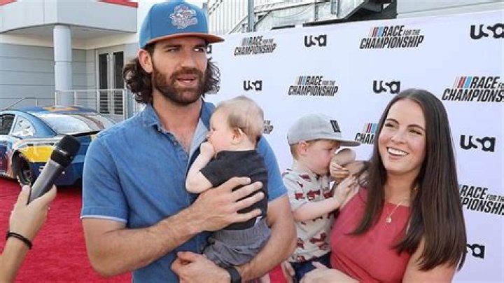 Ricky Stenhouse Jr. Biography, Age, Height, Wife, Net Worth, Family