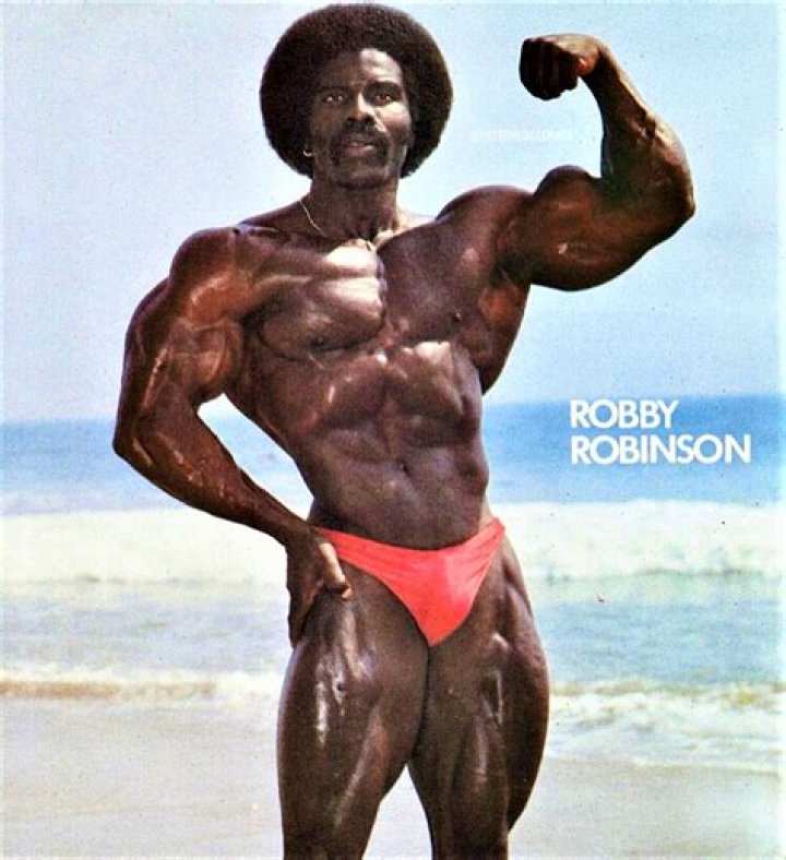 Robby Robinson (bodybuilder) biografía, edad, altura, esposo, net worth, familia