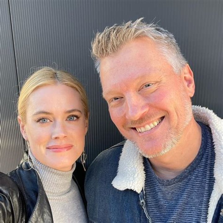 Ronni Hawk Biography, Age, Height, Husband, Net Worth, Family